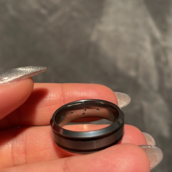Men’s titanium ring with three diamonds - Picture 4 of 4